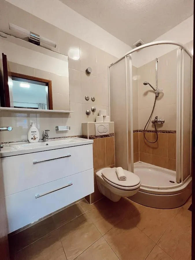 Guest house Apartments Buljanovic Pag Town