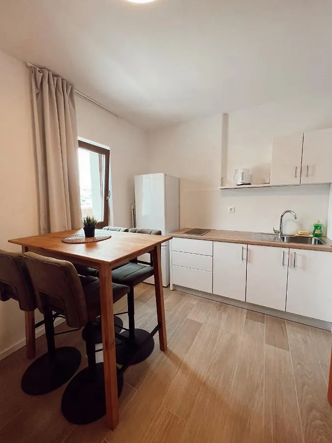Guest house Apartments Buljanovic Pag Town